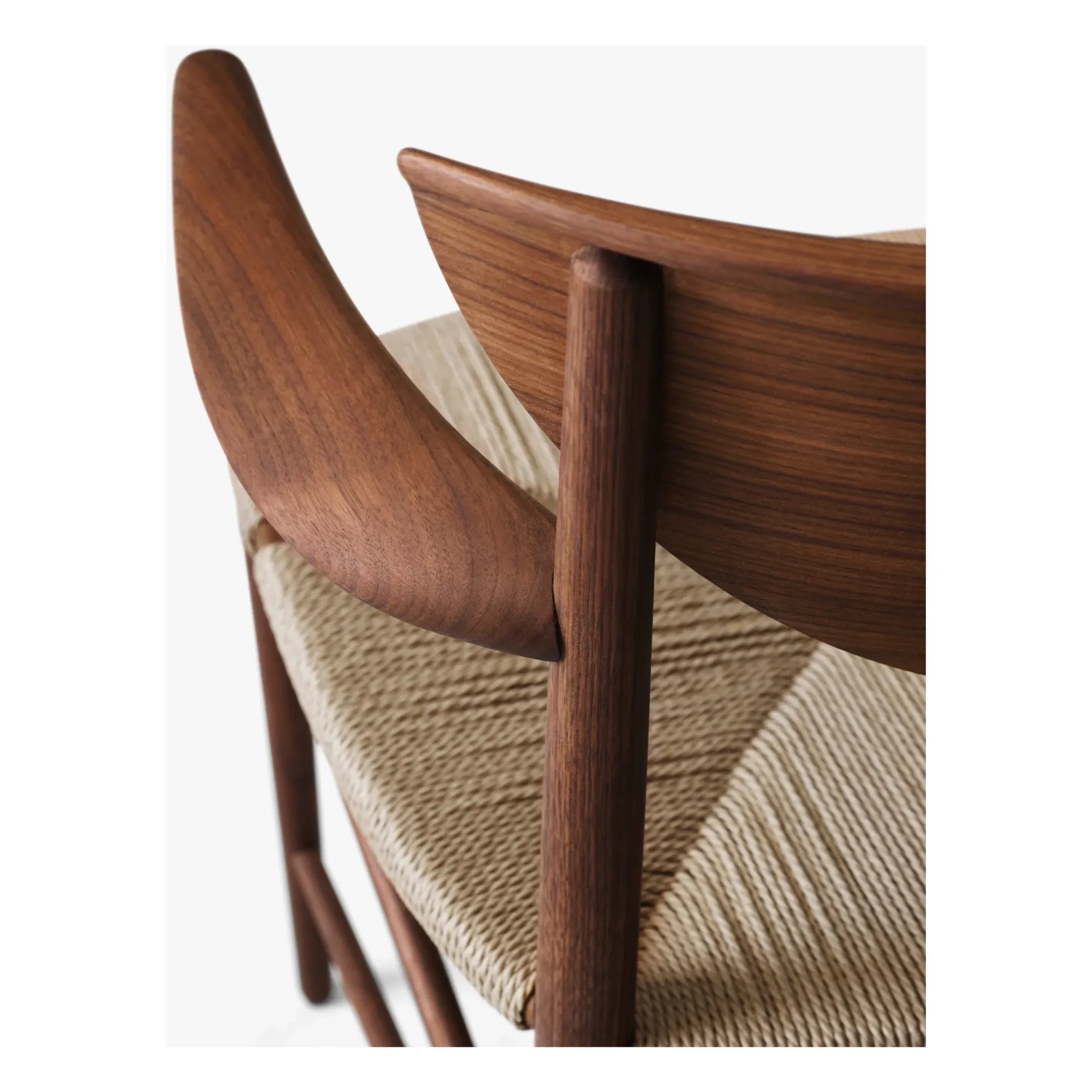 & Tradition - Short-sleeved HM4 Wooden Chair | Walnut