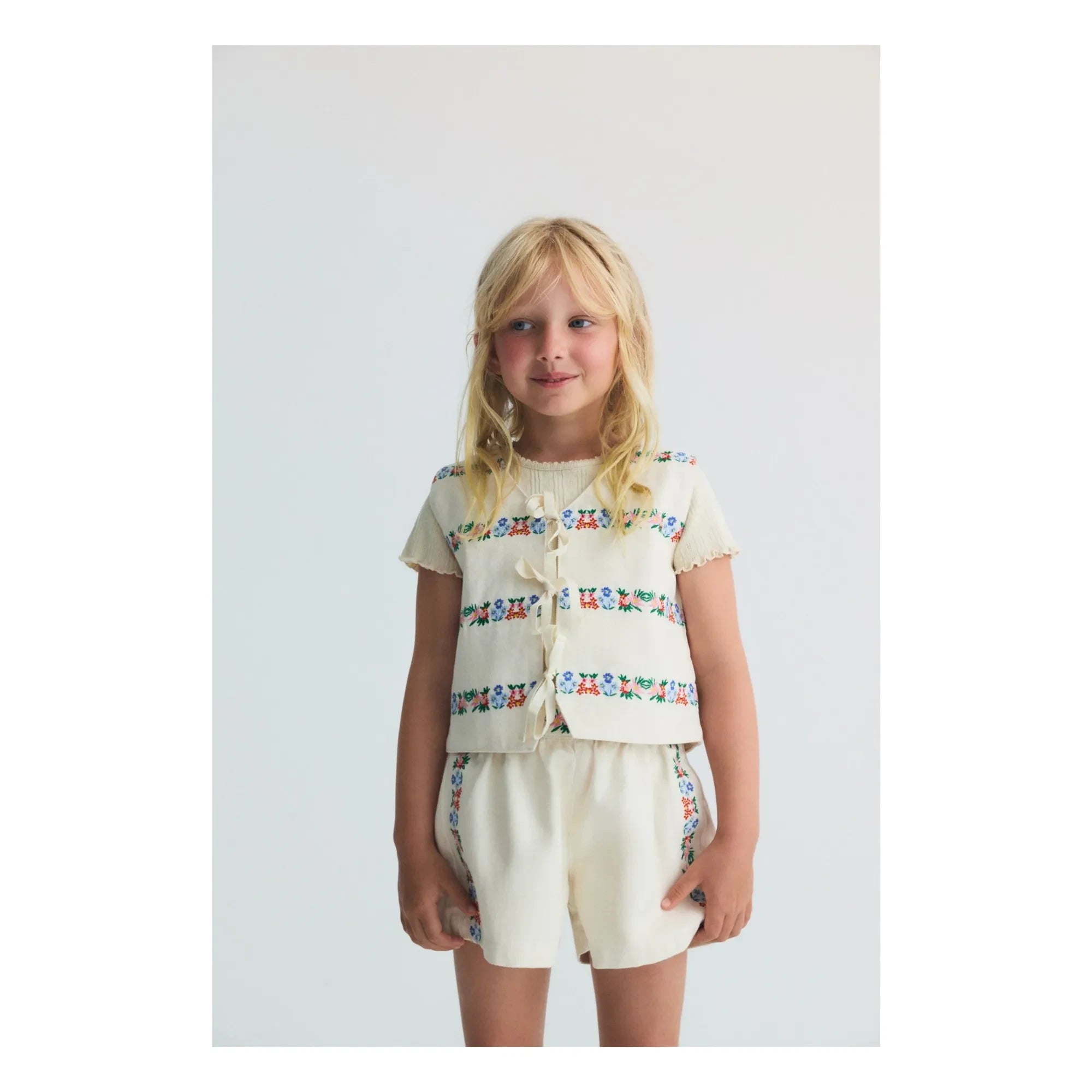 the new society - BCI Cotton Malva Floral Embroidery Shorts | Ecru