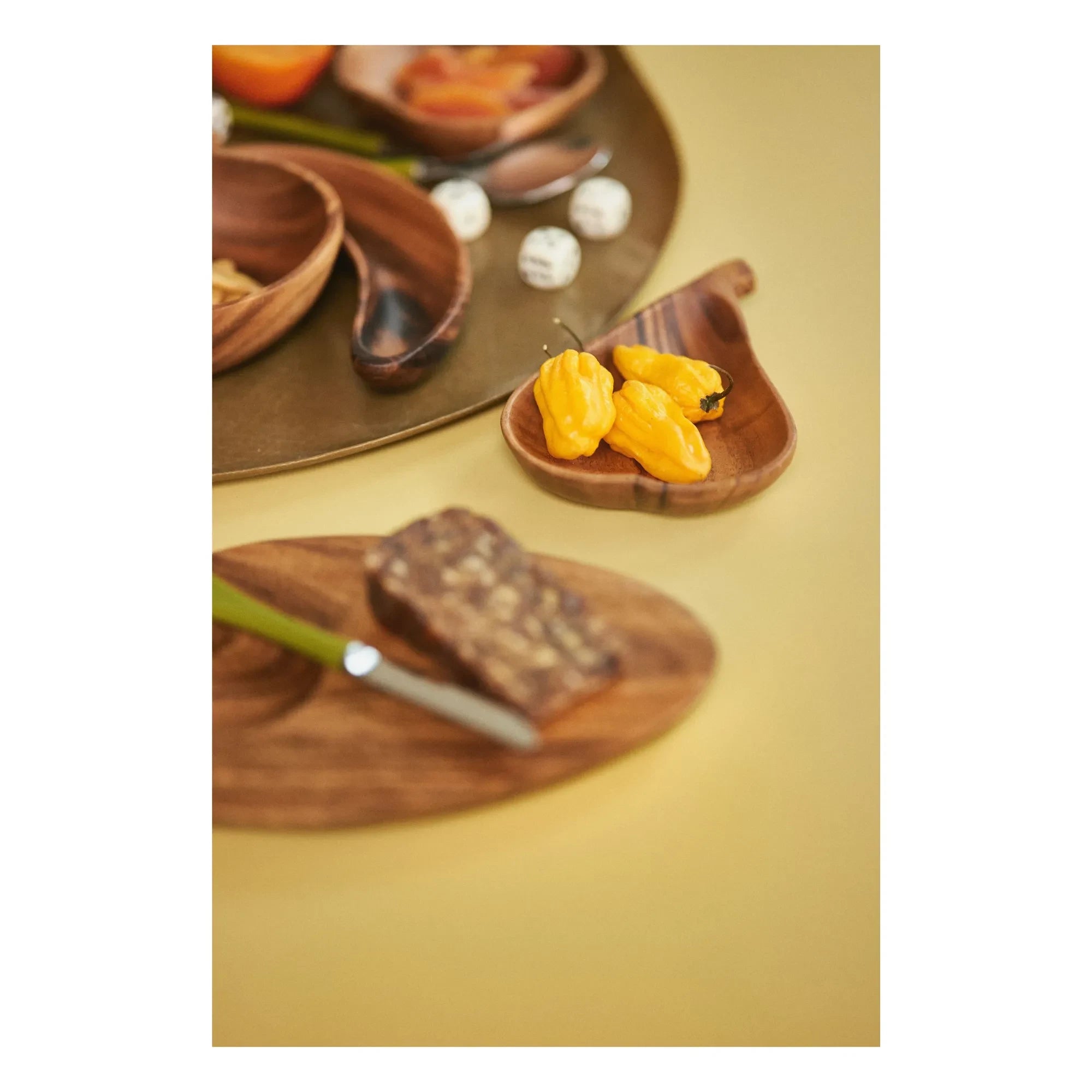 HKliving - Acacia pear plate
