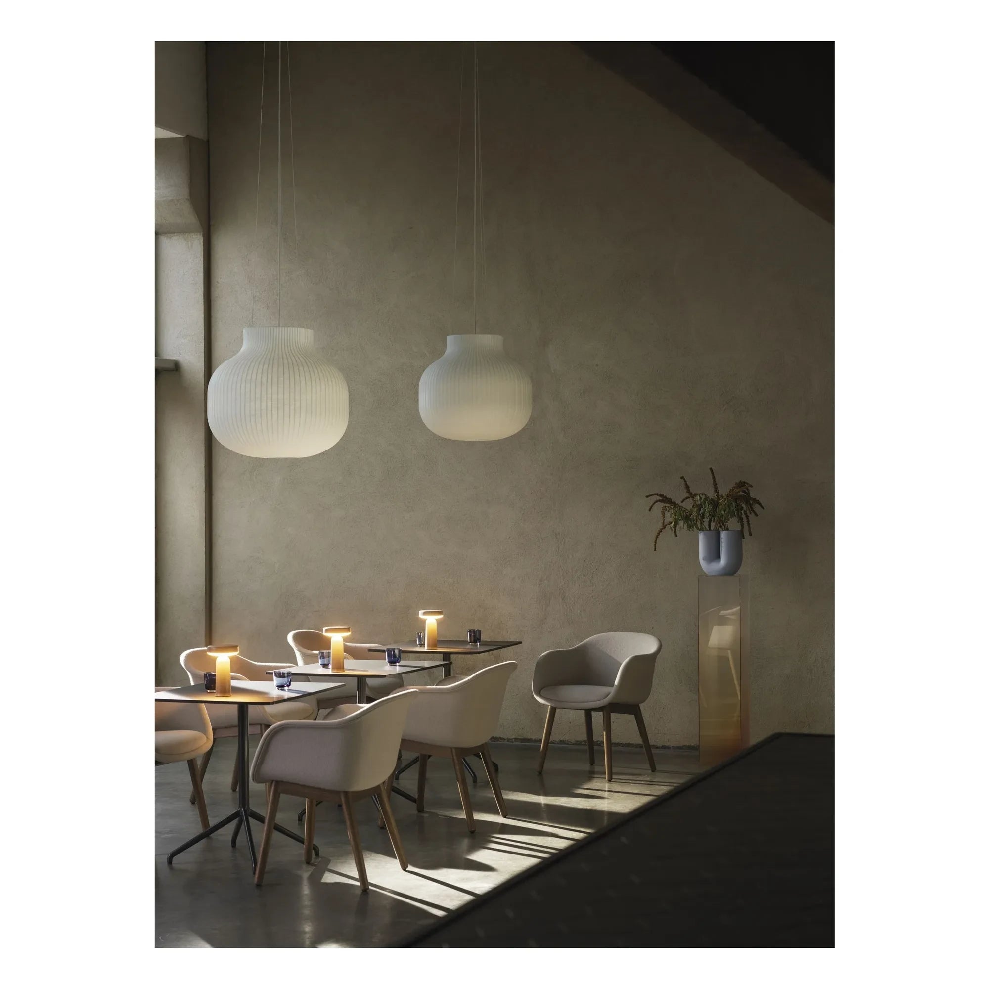Muuto - Strand Pendant Lamp, Benjamin Hubert | White