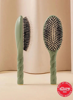 La Bonne Brosse - The Essential Hair Brush No. 02 - Care and Detangling | Almond Green