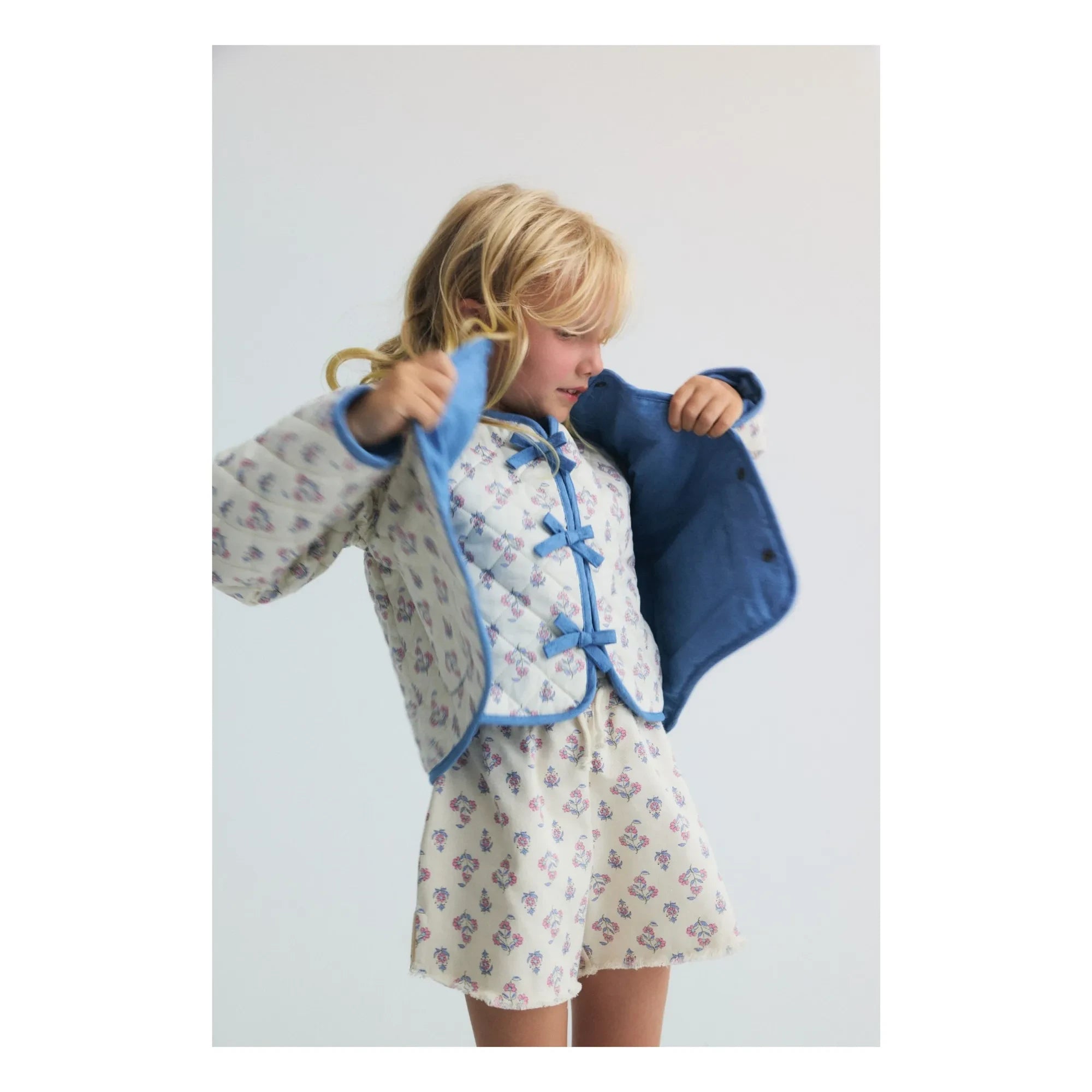 the new society - Clavel Floral Pattern Sleeveless Vest | Ecru
