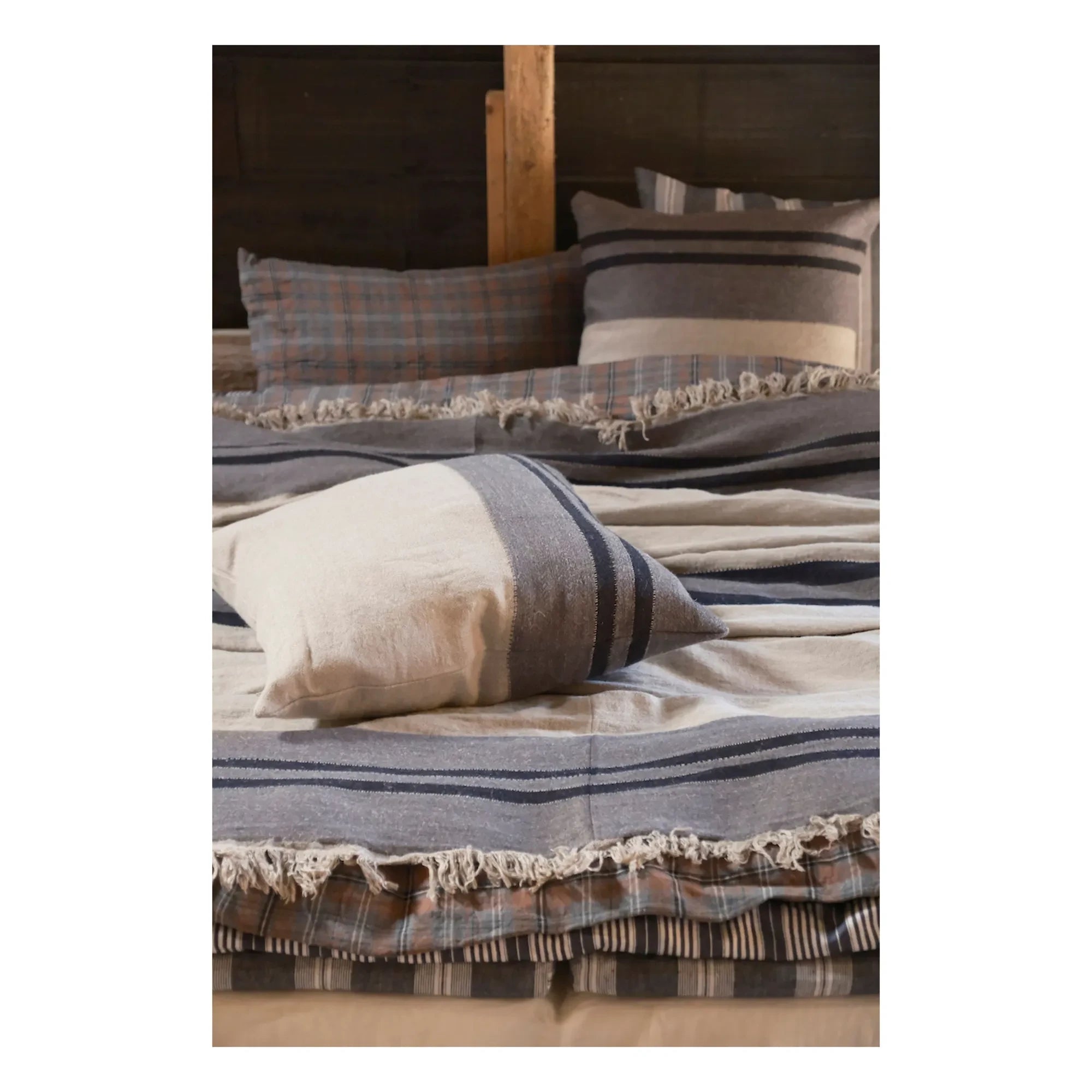 Libeco - Black House Stripe Linen Throw | Charcoal