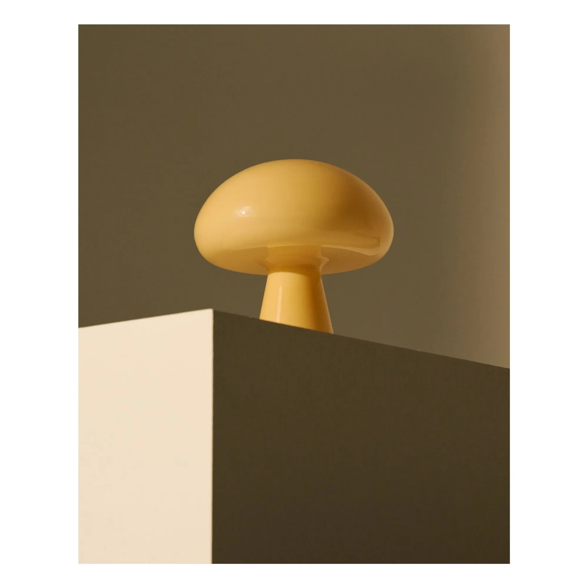 Gubi - Obello Table Lamp, Bill Curry | Yellow