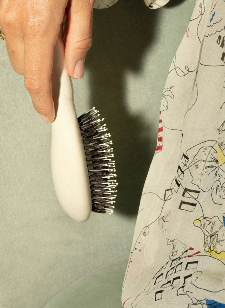 La Bonne Brosse - La Petite Brosse: Essential Gentle Brush No. 03 - Sensitive Scalp | Cream