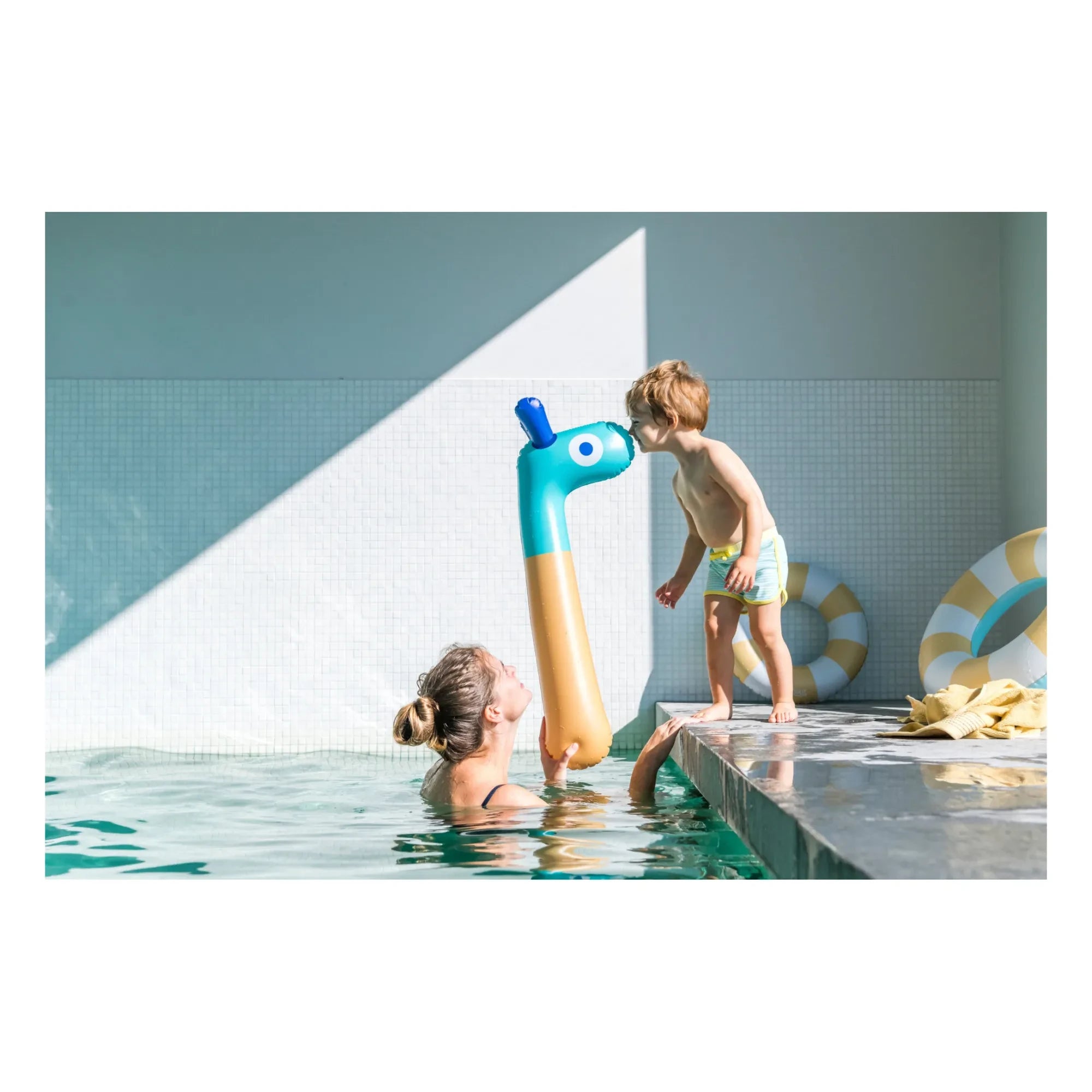 Quut - Inflatable Giraffe