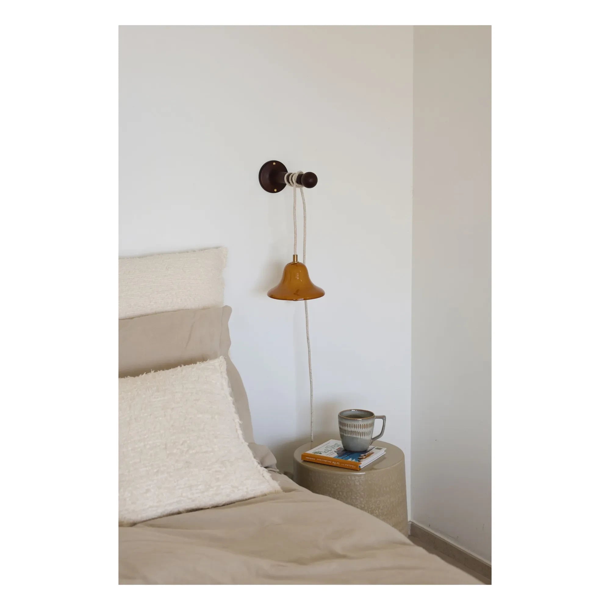 Masamé - Gigaro Hand Lamp | Honey