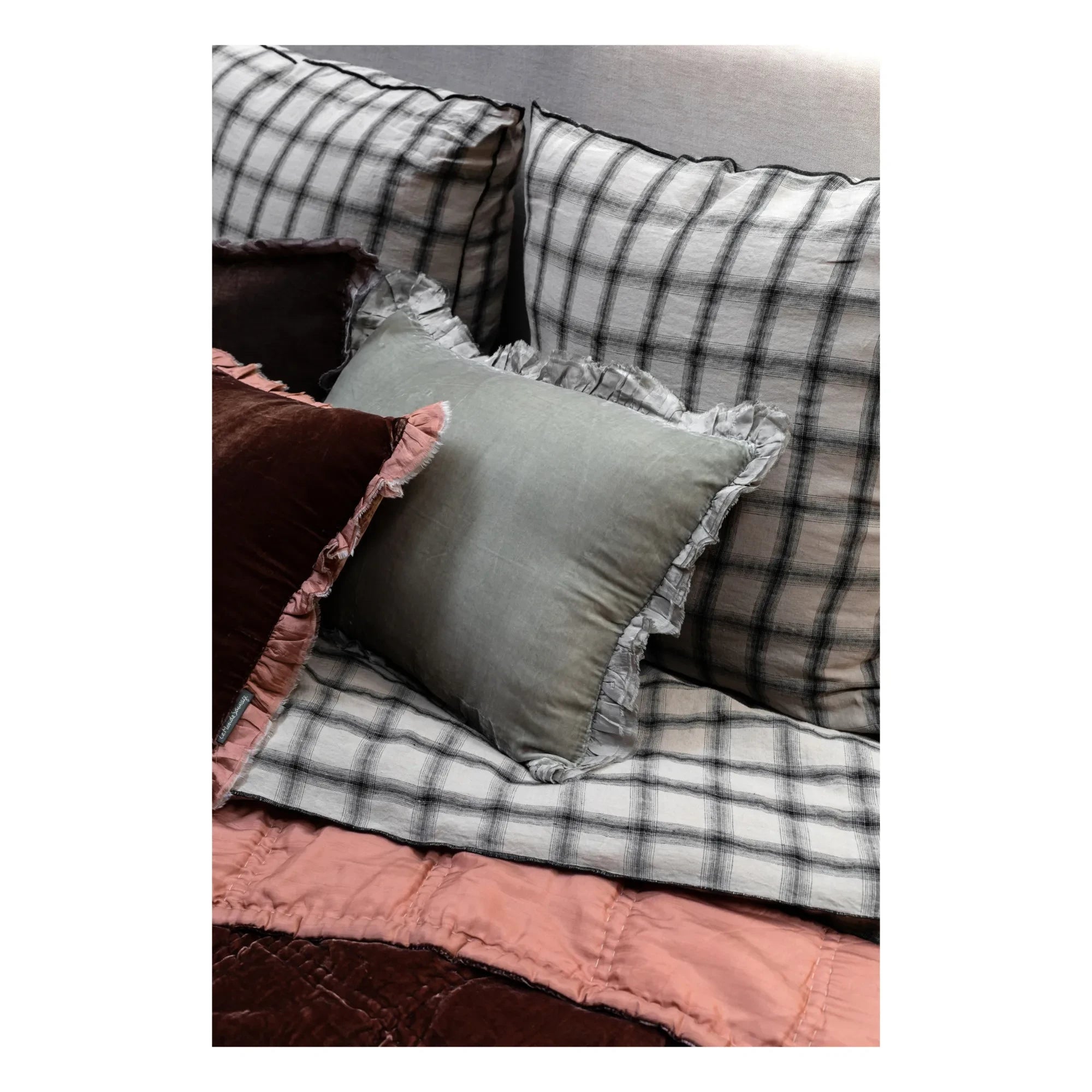 Le Monde Sauvage - Highland Washed Linen Duvet Cover | White