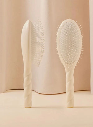 La Bonne Brosse - La Miracle Hair Brush No. 04 - Tangle Detangling and Massage | Cream
