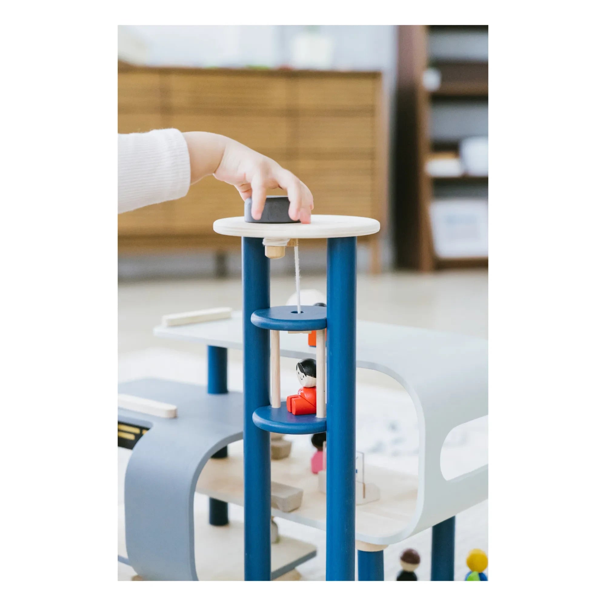 Plan Toys - Ahşap Tren İstasyonu Oyuncağı
