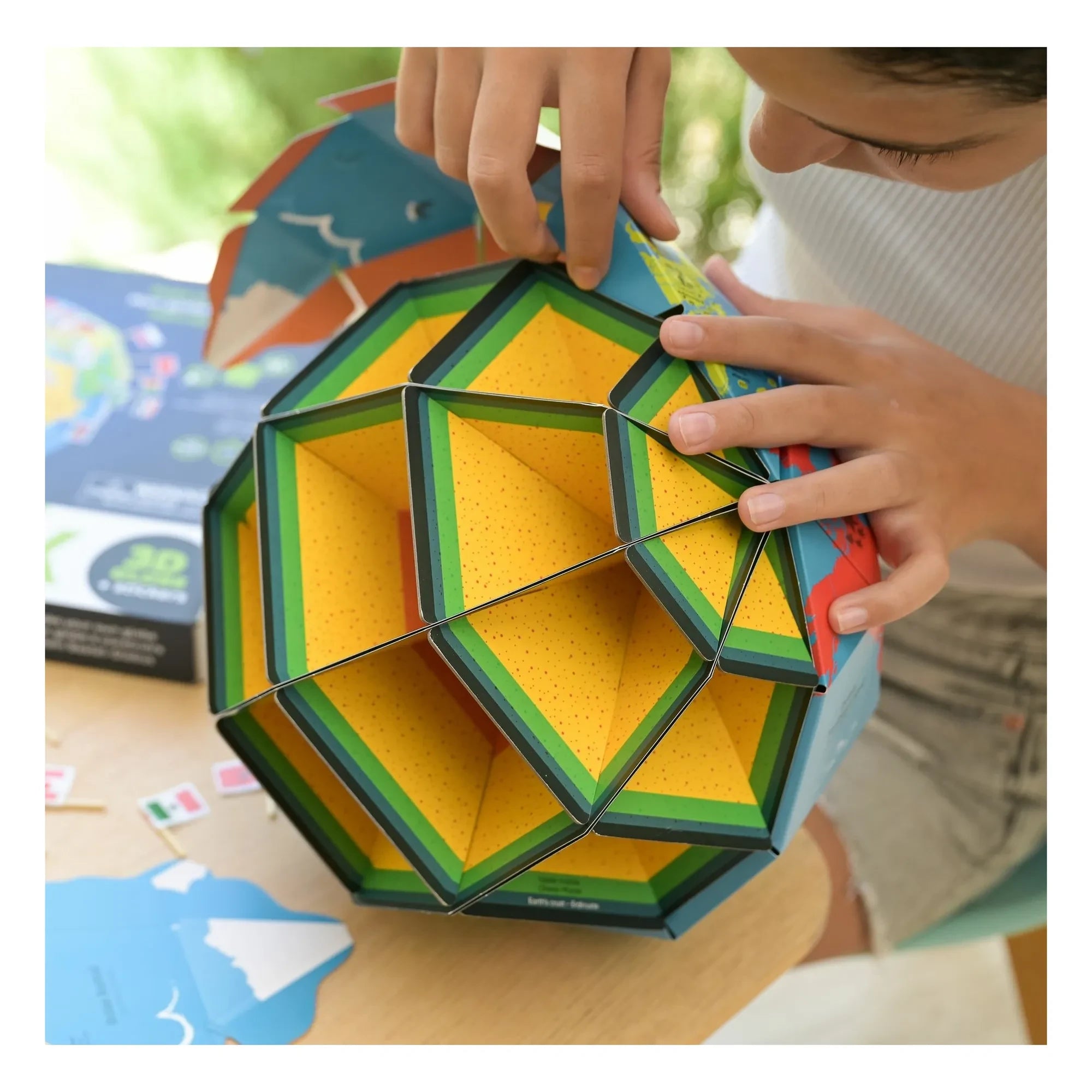 Poppik - Flag Making with Globe