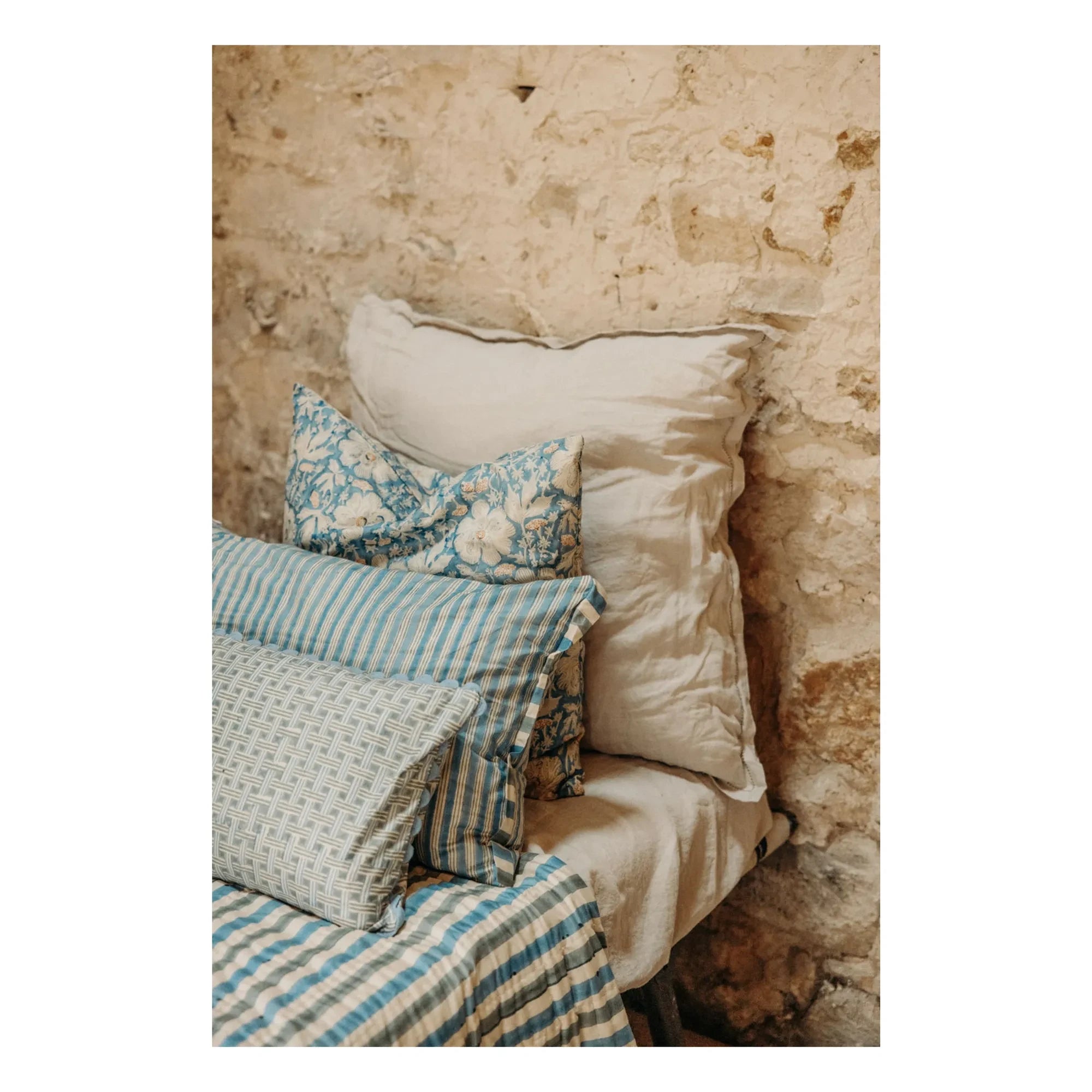Le Monde Sauvage - Quilted Bedspread Cosmique Saint-Pétersbourg | Blue