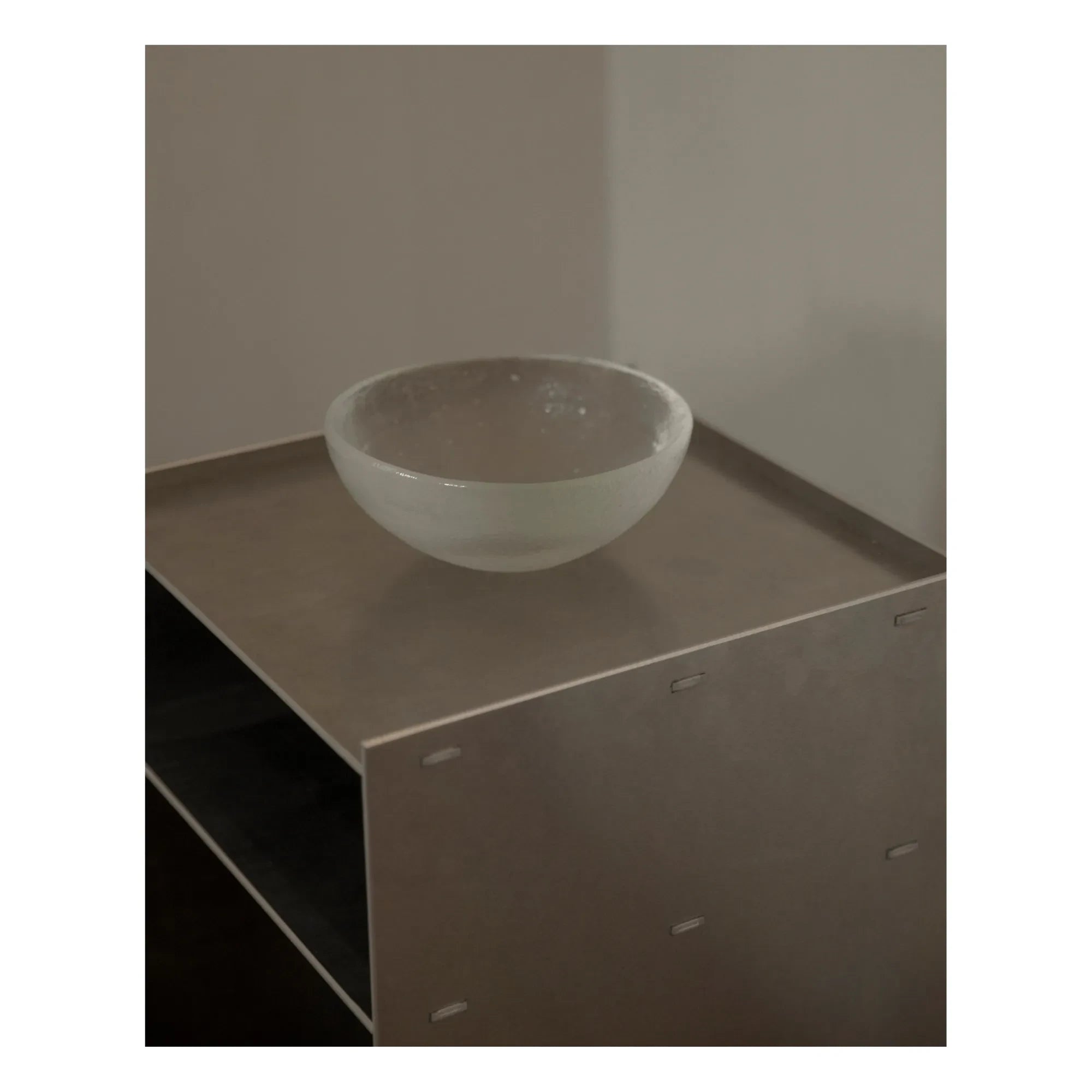 Frama - Rivet Box Alüminyum Yan Sehpa