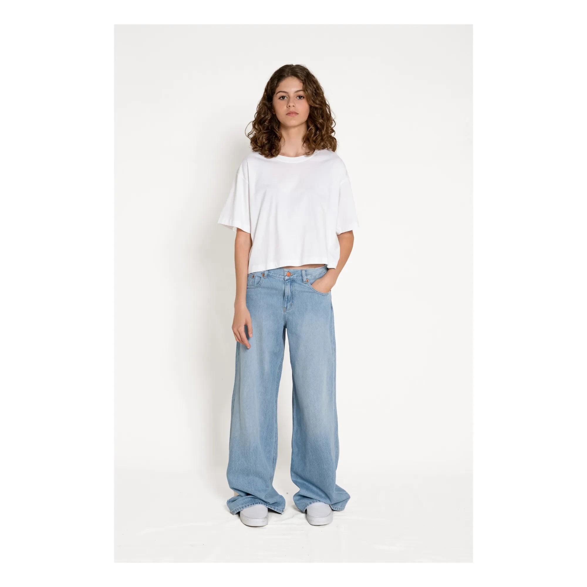 Finger in the nose - April Wide Fit Loose Jeans | Light Denim