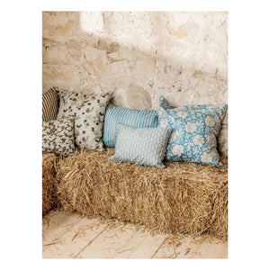Le Monde Sauvage - Nebula cushion | Blue