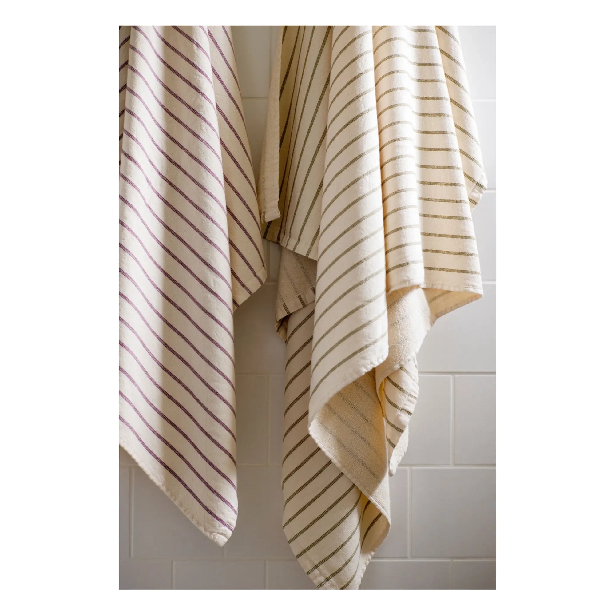 La cerise sur le gâteau - Marina Beach Towel | Purple