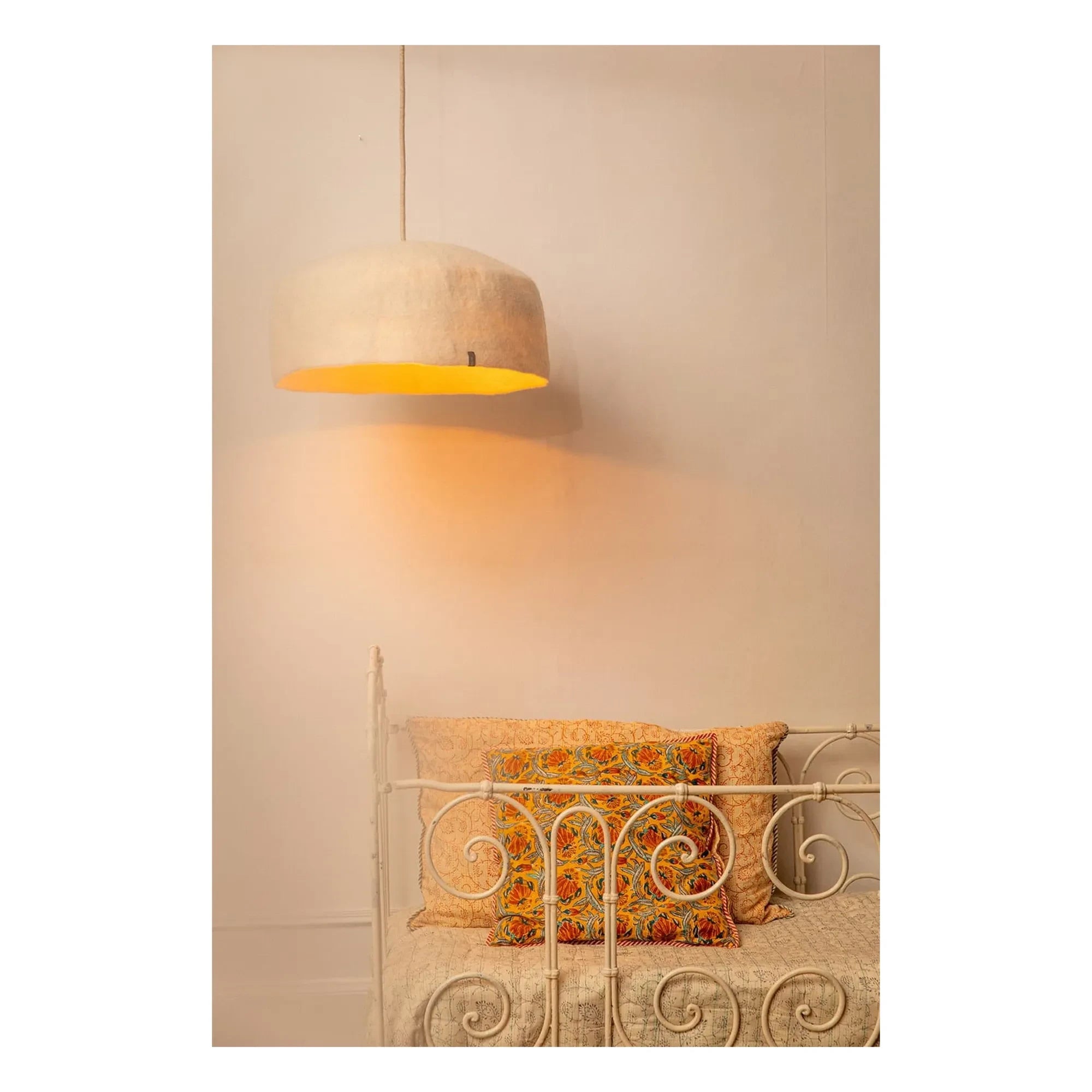 Muskhane - Felt Bedside Lamp | Ivory