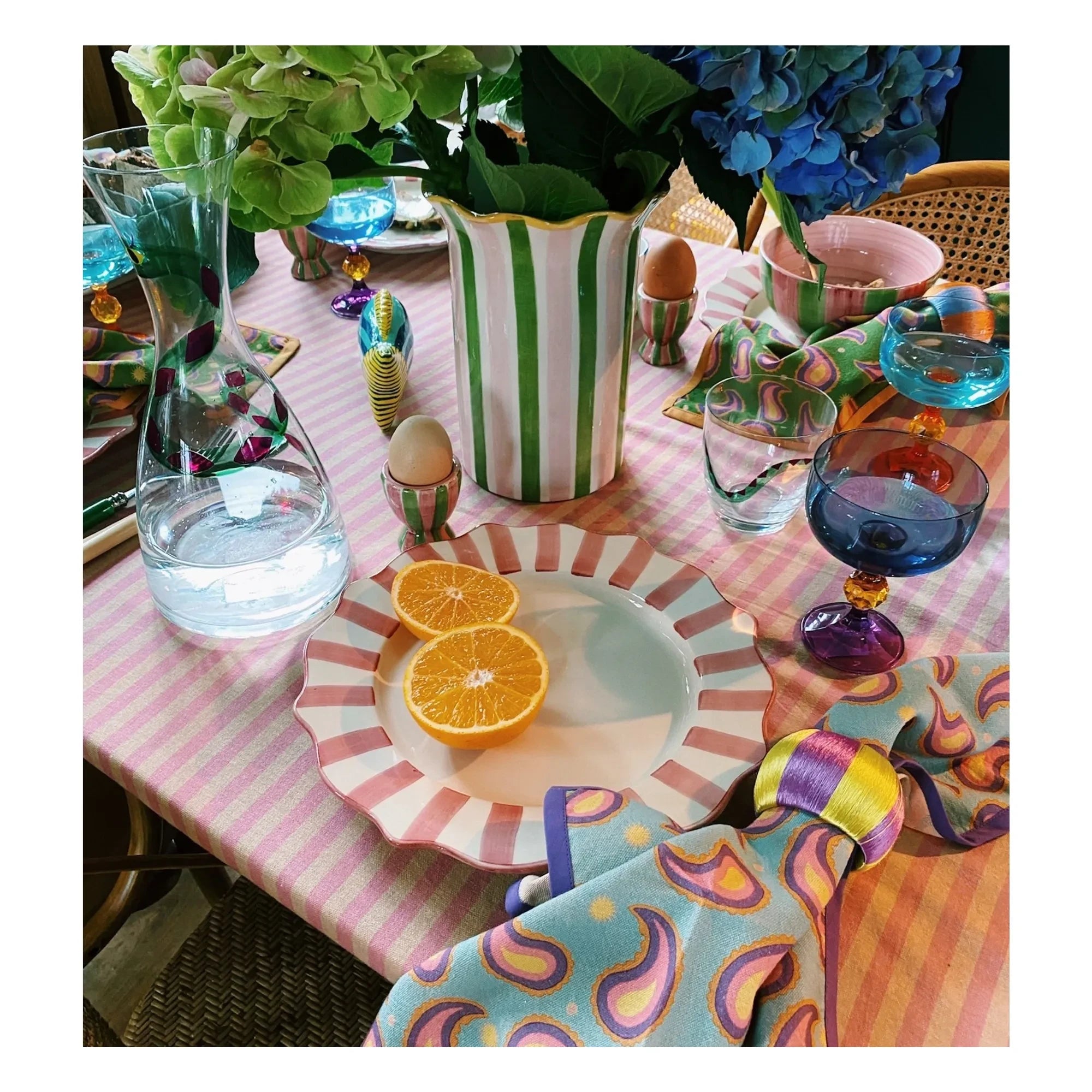 Anna + Nina - Striped plate - 27 cm | Pink