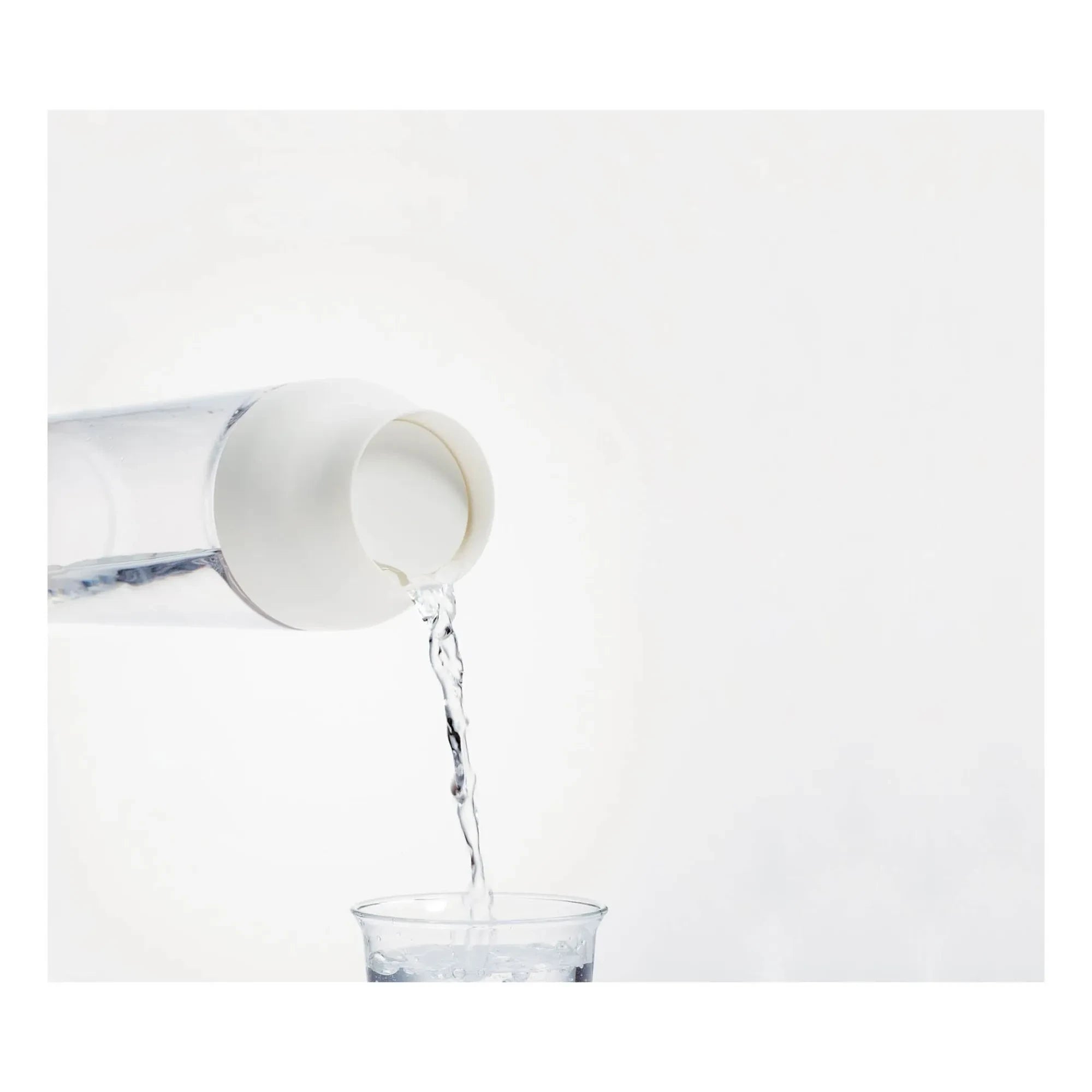 Kinto - Capsule Glass Carafe - 1L | White