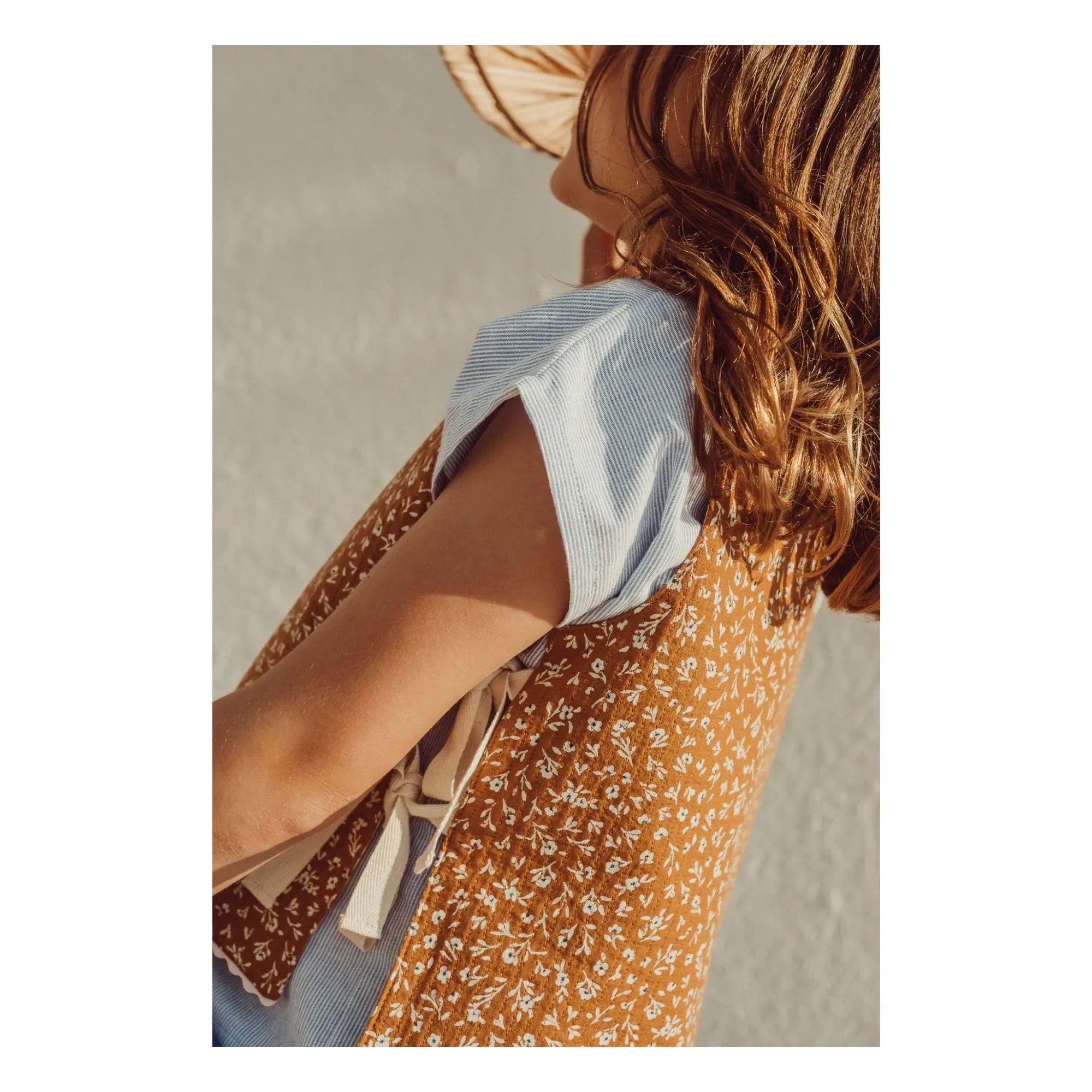 THE LiTTLE POETS - Louise Organic Cotton Reversible Sleeveless Jacket | Caramel