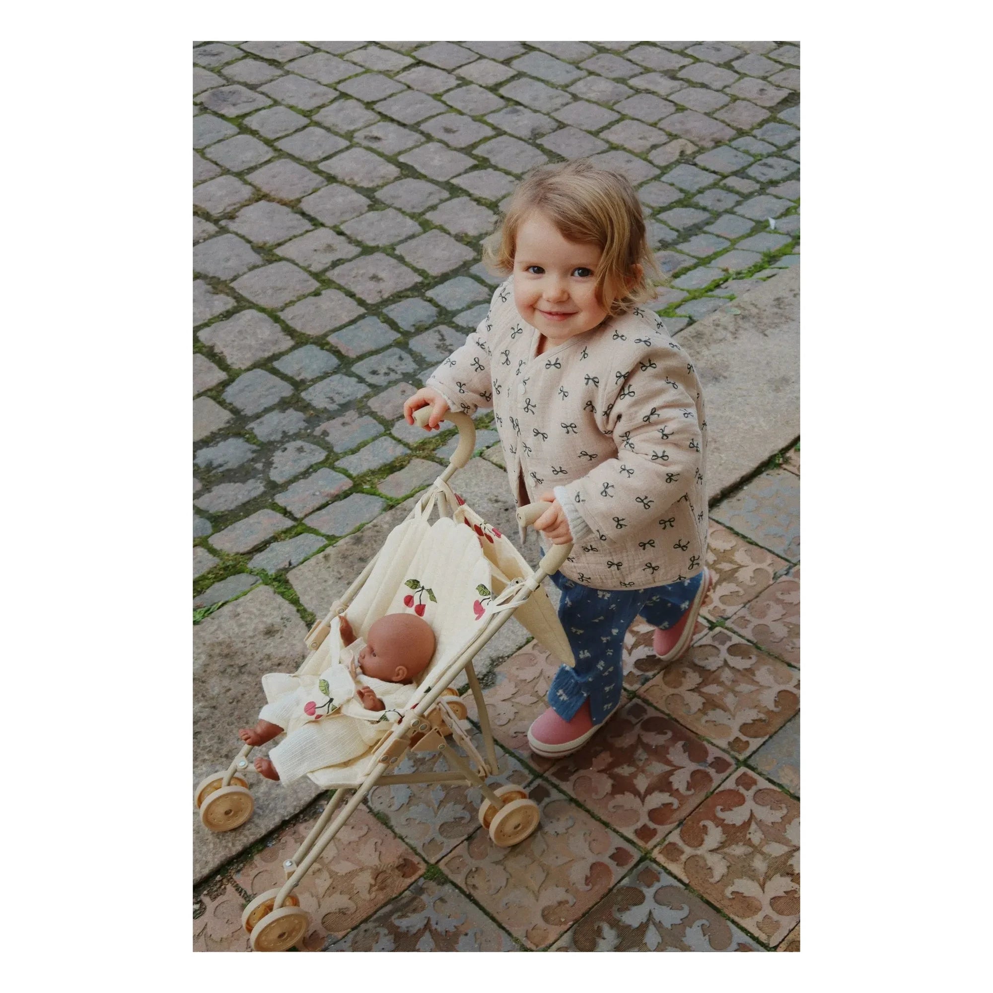 Konges Sløjd - Cherry Stroller for Dolls and Toy Dolls | Beige