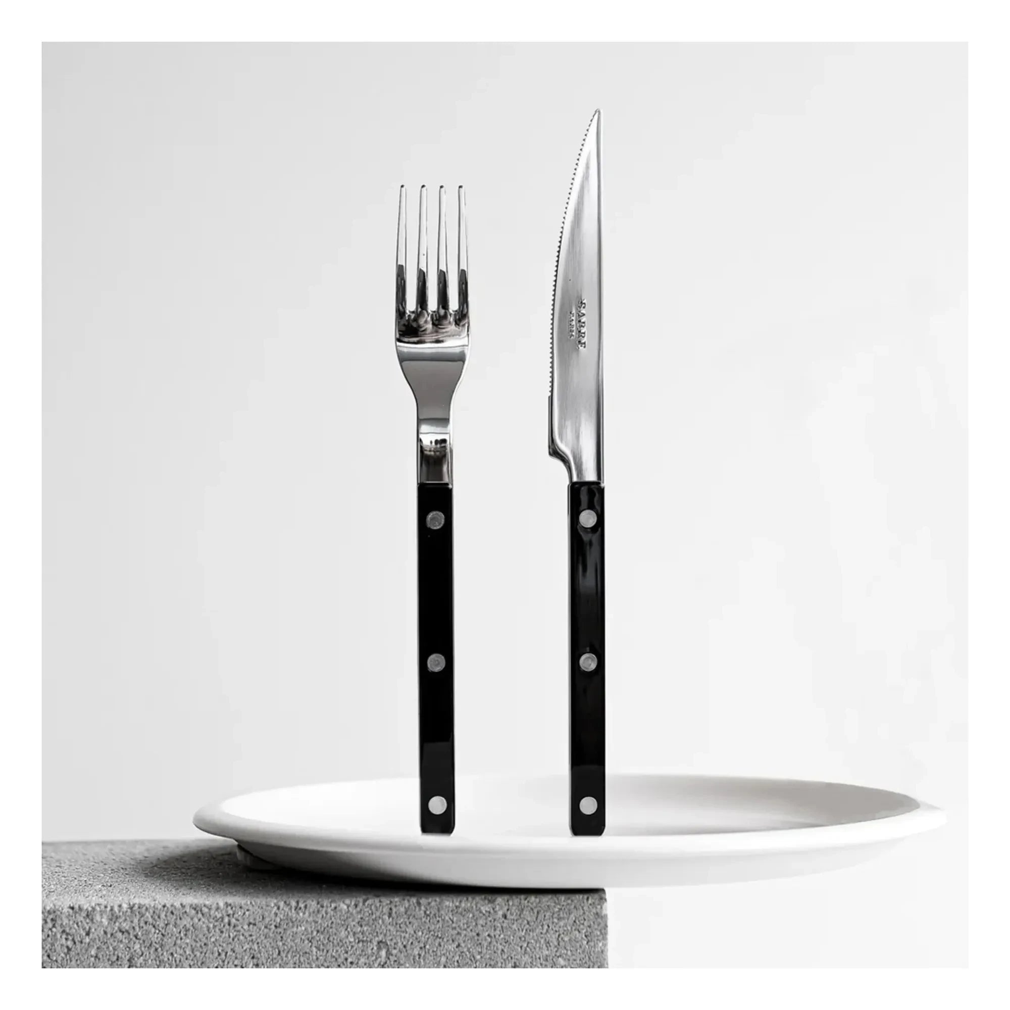 Sabre - 24-Piece Cutlery Set | Black