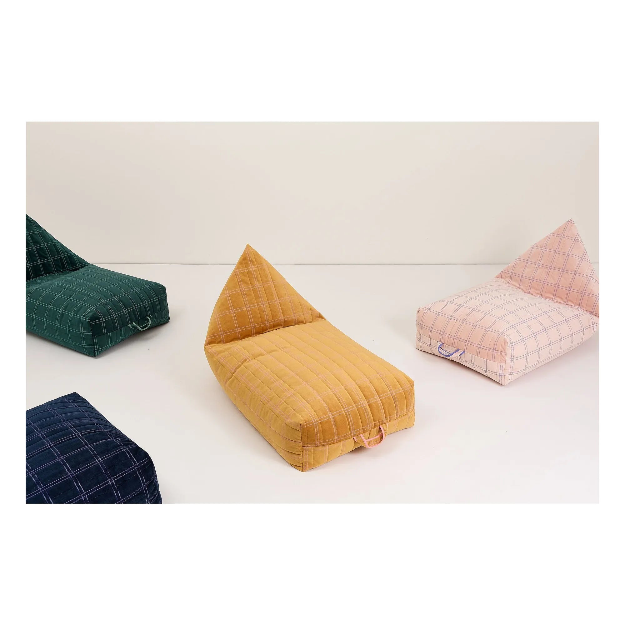 Nobodinoz - Eco-Velvet Long Pouf | Pink