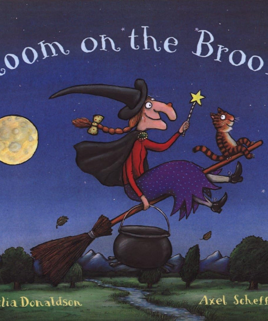 Pan Macmillan - Julia Donaldson and Axel Scheffler Room on the Broom English Story Book