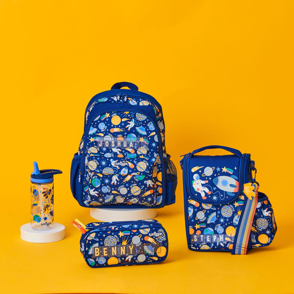 Smiggle - Sky Hi Junior Shoulder Bag and Lunch Bag