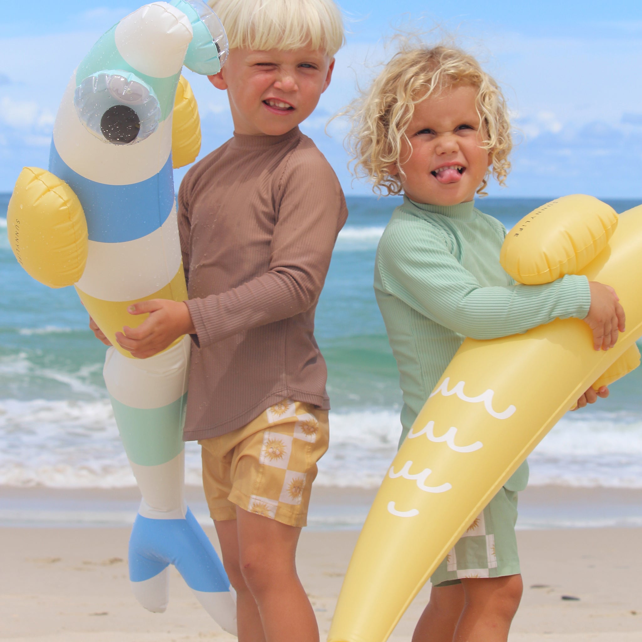 Sunnylife - Balık Finn Inflatable Sea and Pool Swimming Accessory