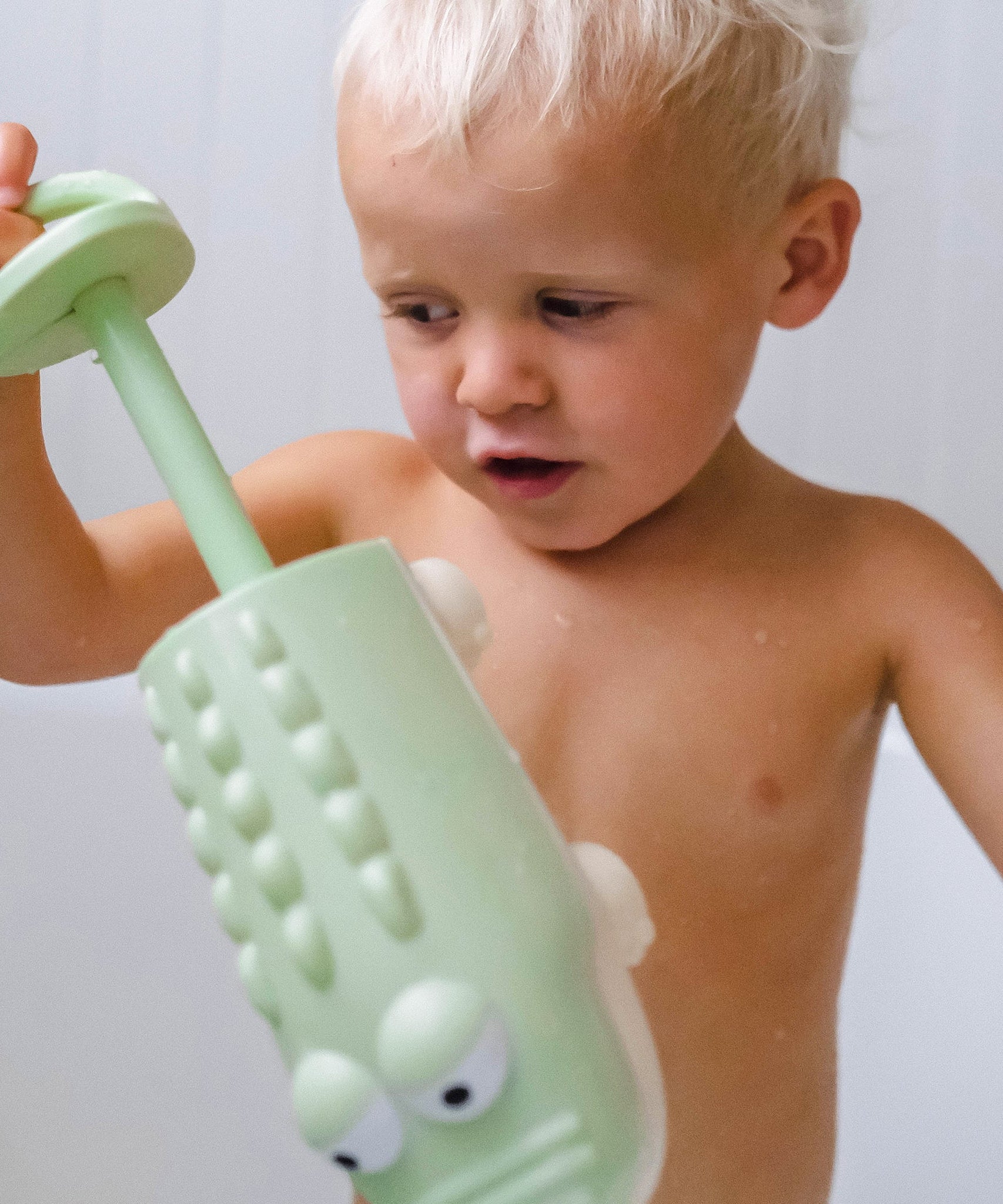 Sunnylife - Crocodile Children's Water Spraying Toy