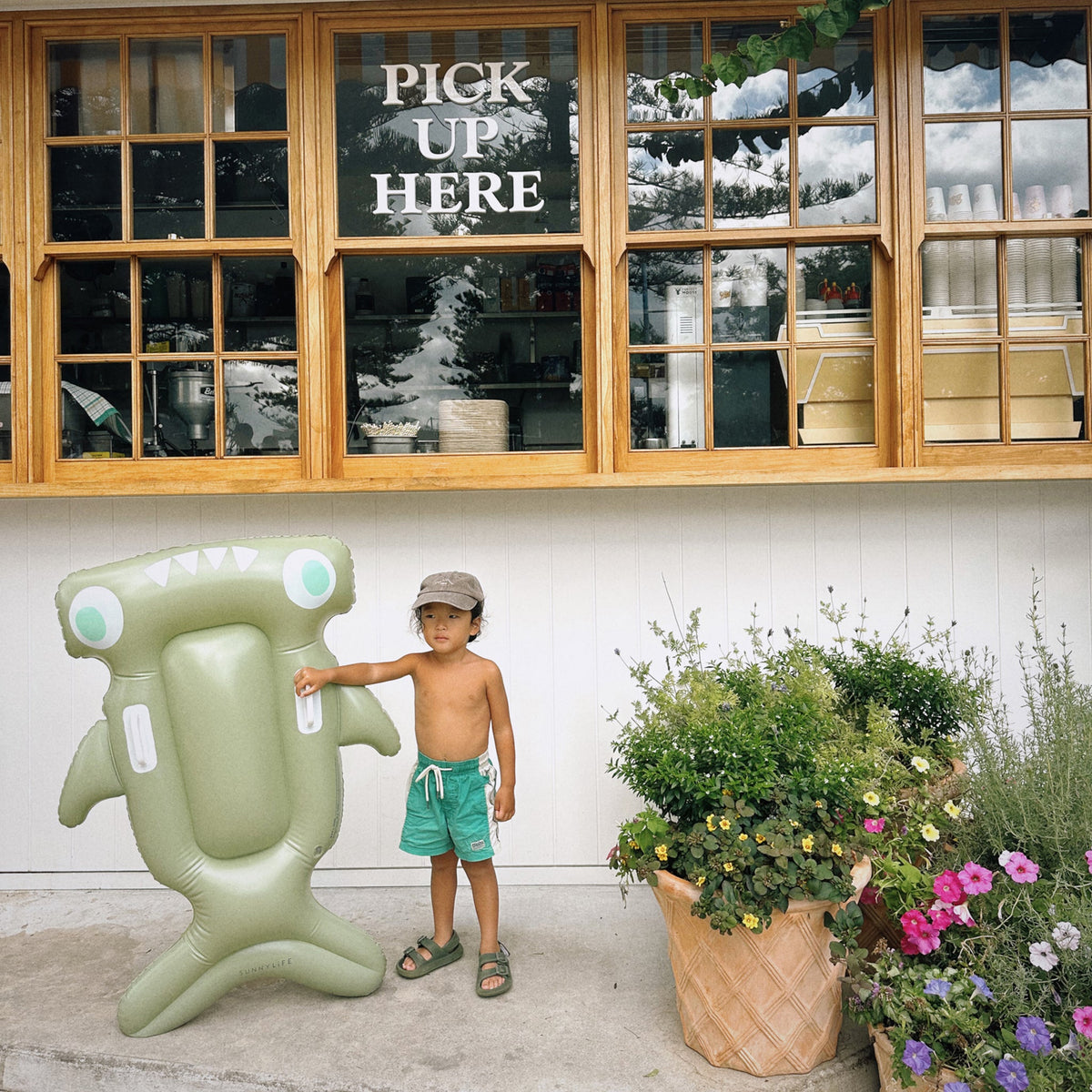 Sunnylife - Salty the Shark Inflatable Sea and Pool Kids' Float