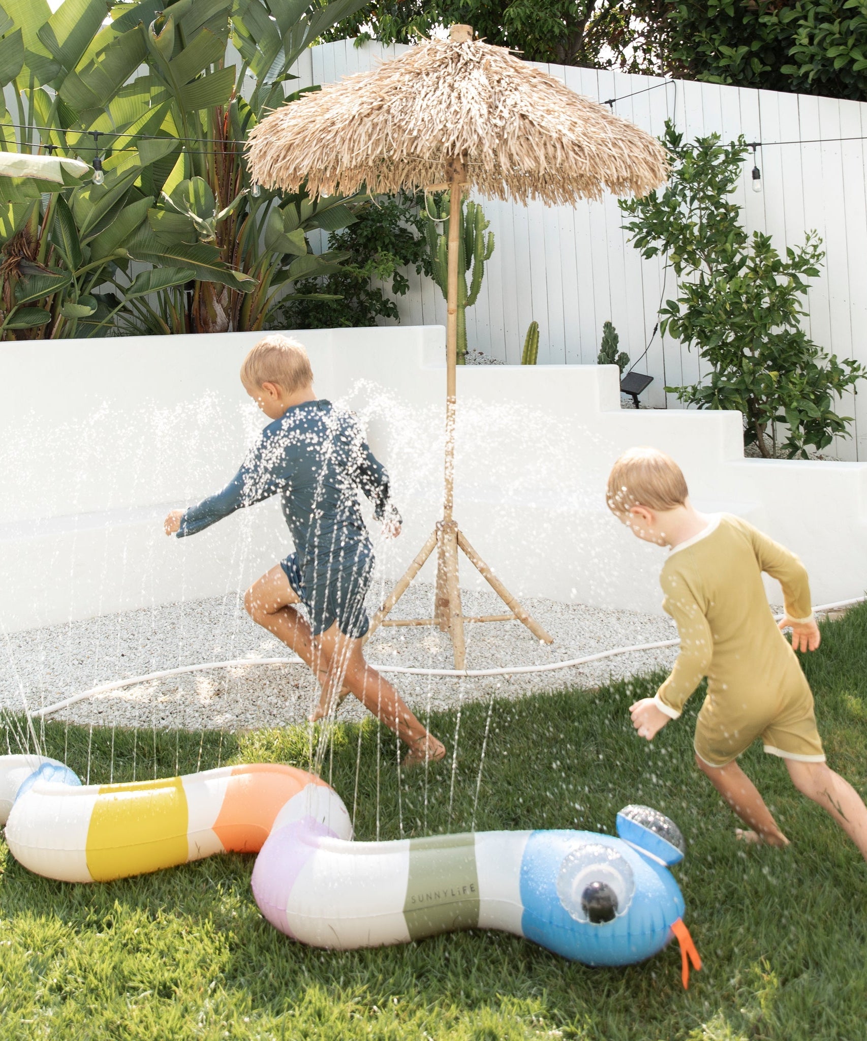 Sunnylife - Wild Multi Water Spraying Inflatable Garden Game