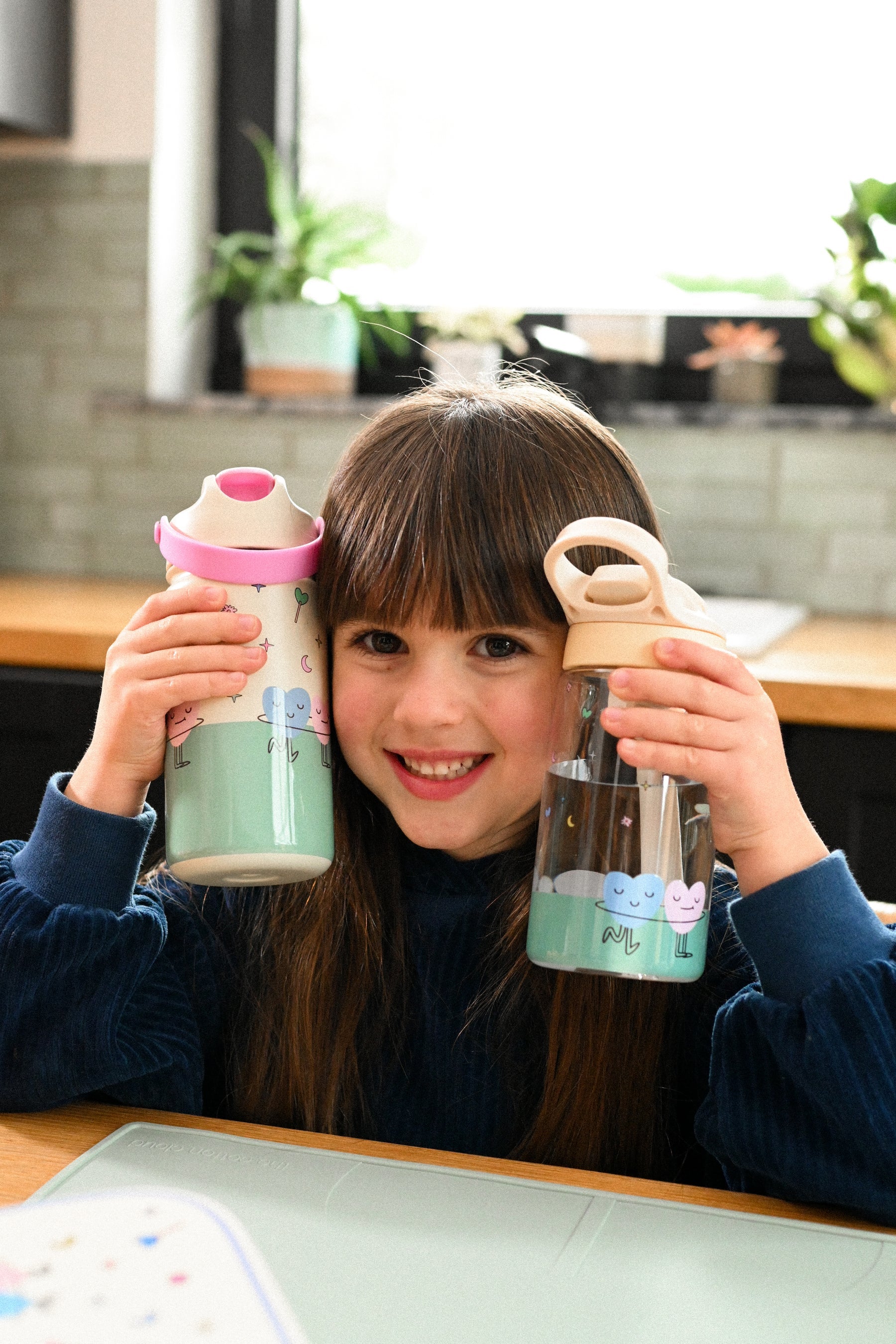 The Cotton Cloud - Dancing Hearts 480ML Tritan Water Bottle with Hidden Straw