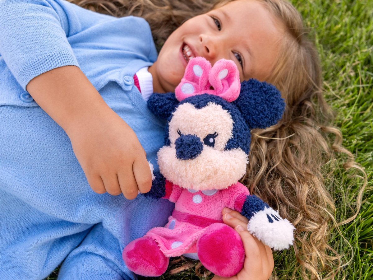 Tonies - Disney Minnie Mouse: Beni Kucakla Peluş Oyuncağı ve İngilizce Sesli Figürü